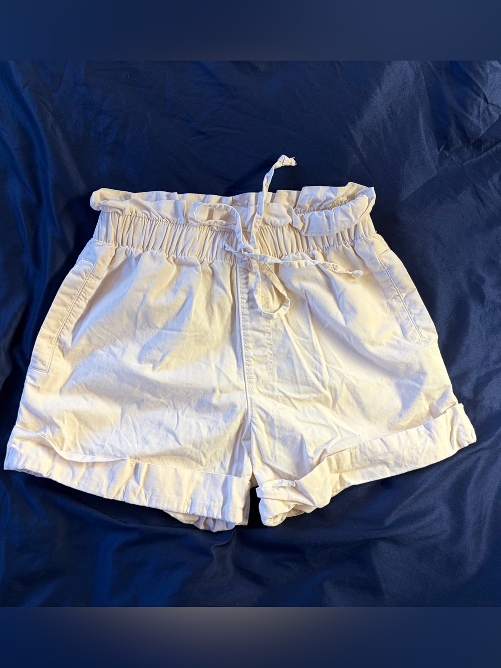 Abercrombie & Fitch White Paperbag Waist Shorts Women’s Small